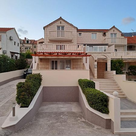 Apartments Jerica Бол Экстерьер фото