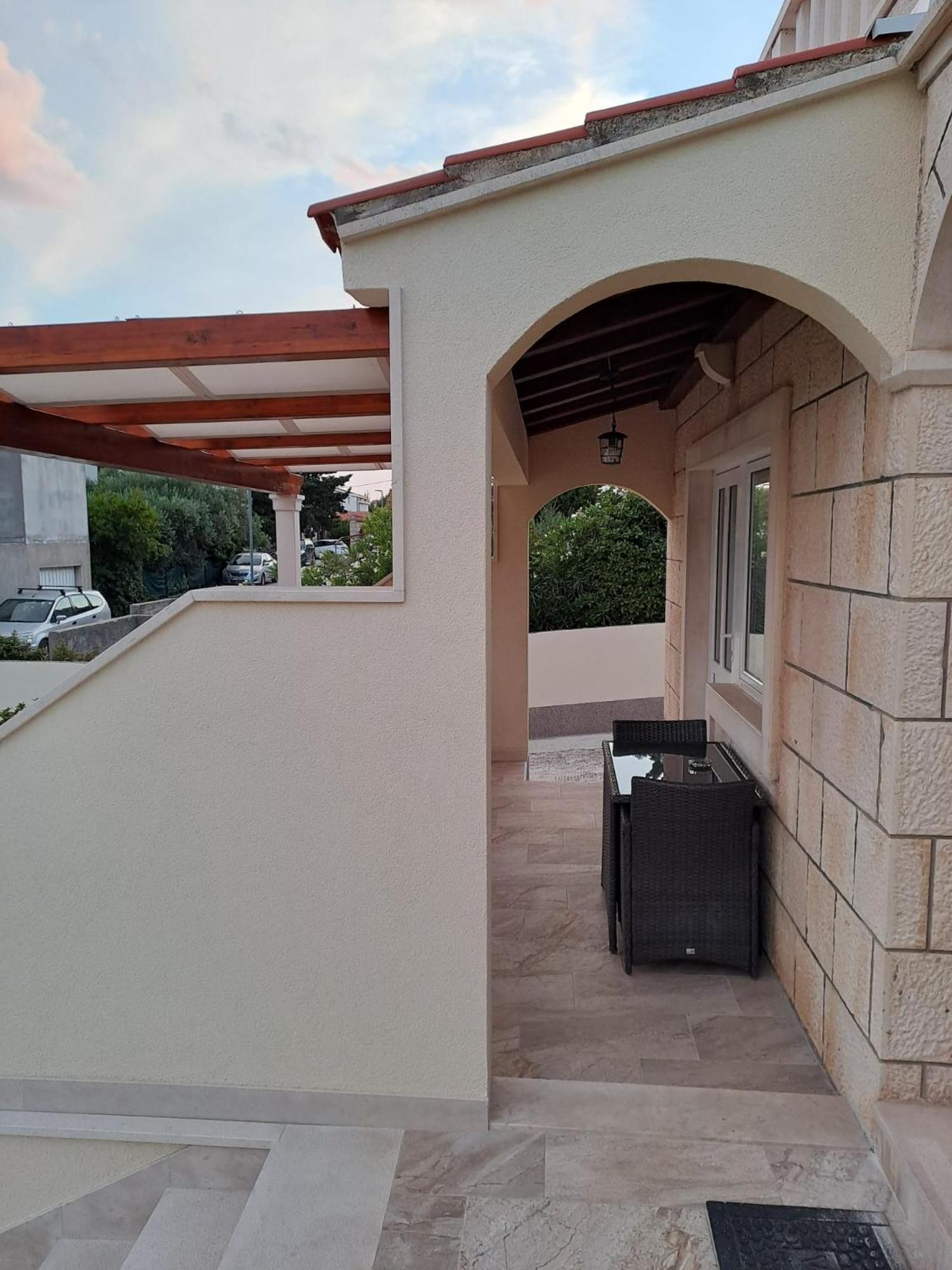 Apartments Jerica Бол Экстерьер фото